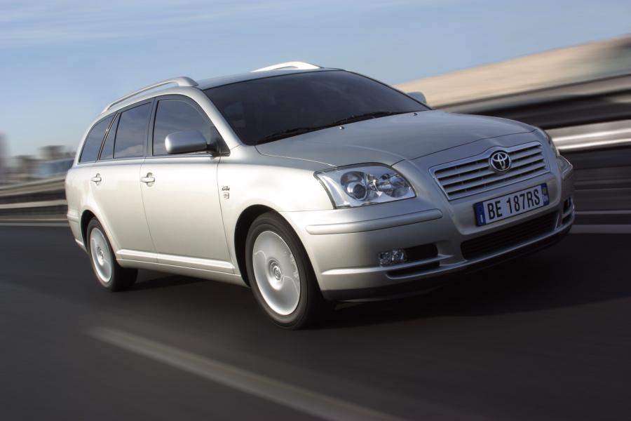  Toyota Avensis Wagon 2003 года  (фото 44 из 76)